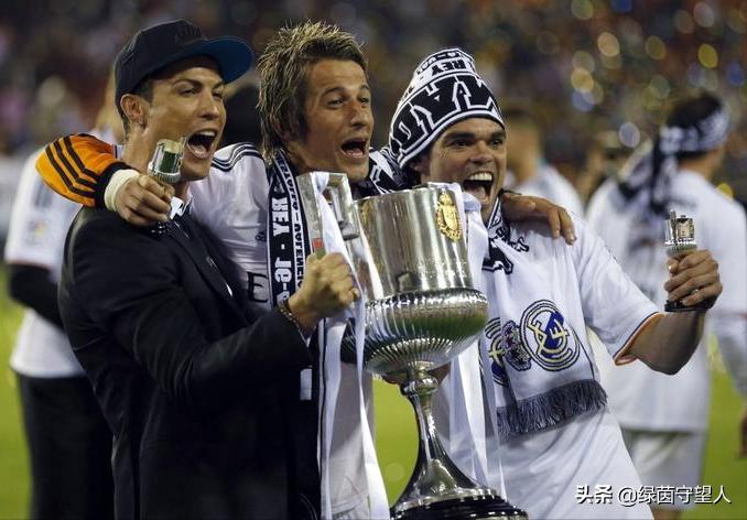 皇马国王杯遭绝杀,皇马庆祝国王杯2011