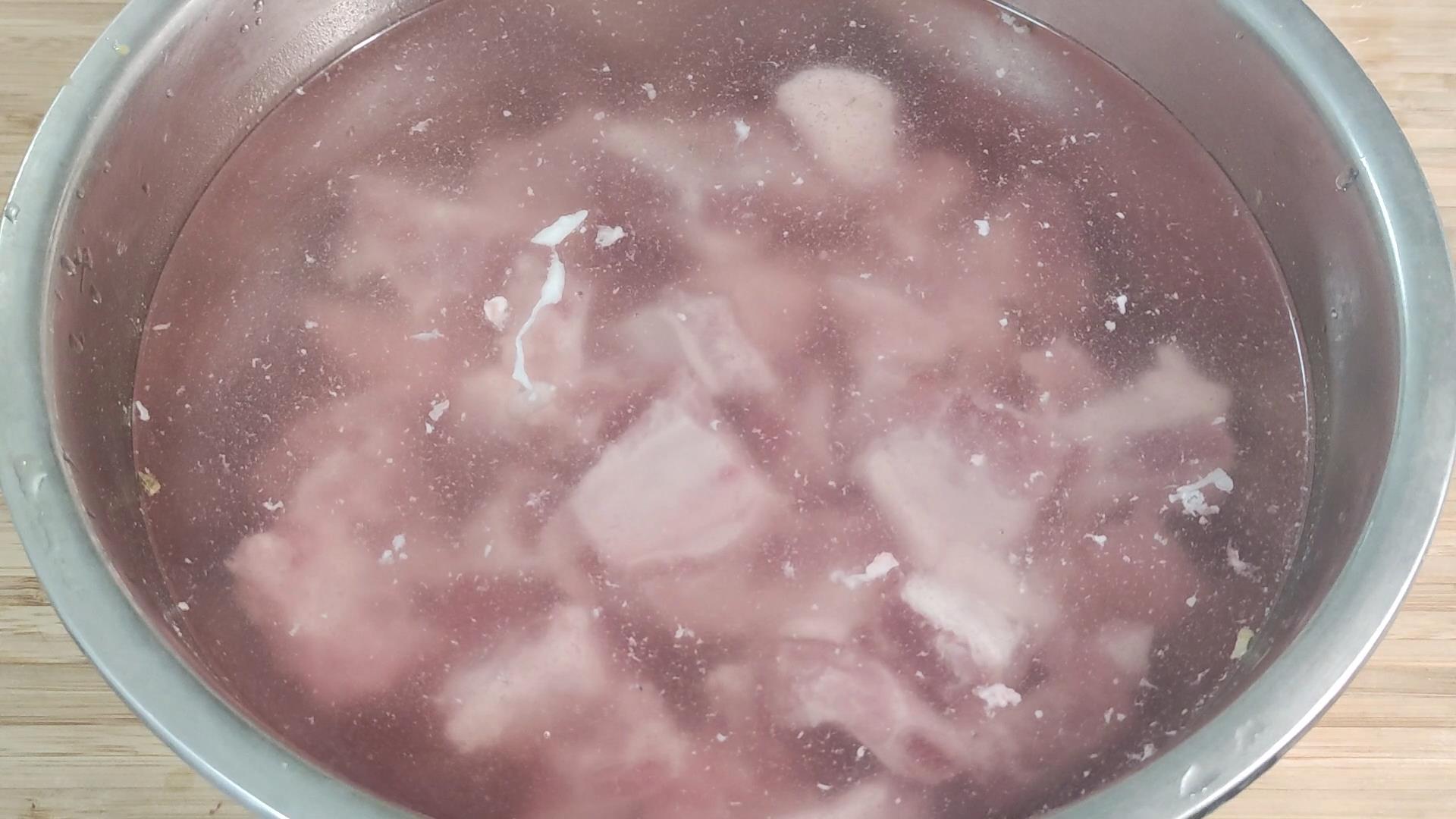 排骨做法不要糖,做粉蒸排骨排骨需要焯水去血水吗