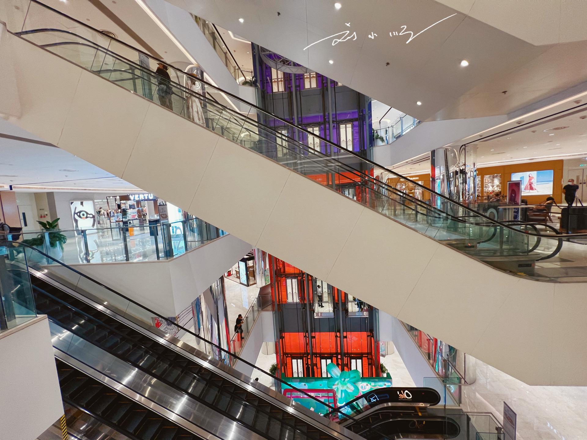 重庆最接地气的商场解放碑,重庆解放碑有哪些奢侈品的商场呢