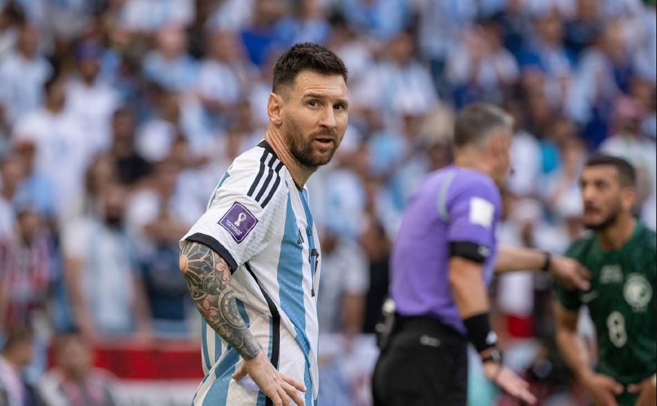 梅西老了，现在连“耍流氓”都力不从心了