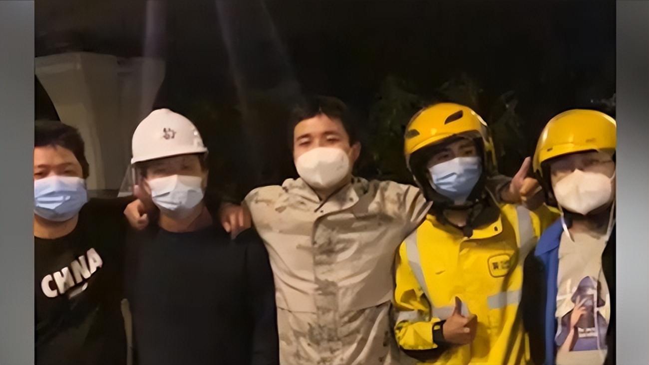 太暖心！智租换电助力“离沪潮”，骑手免费接送群众返乡