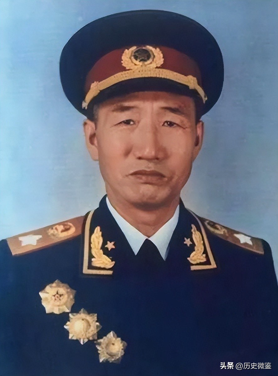 周希汉毙俘61个将军，为啥49年才升军长？*小平邓**给出原因：傲气