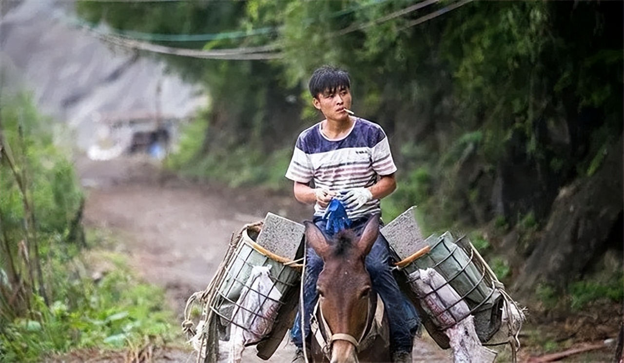 山里马帮的真实生活,农村夫妻货车生活真实记录