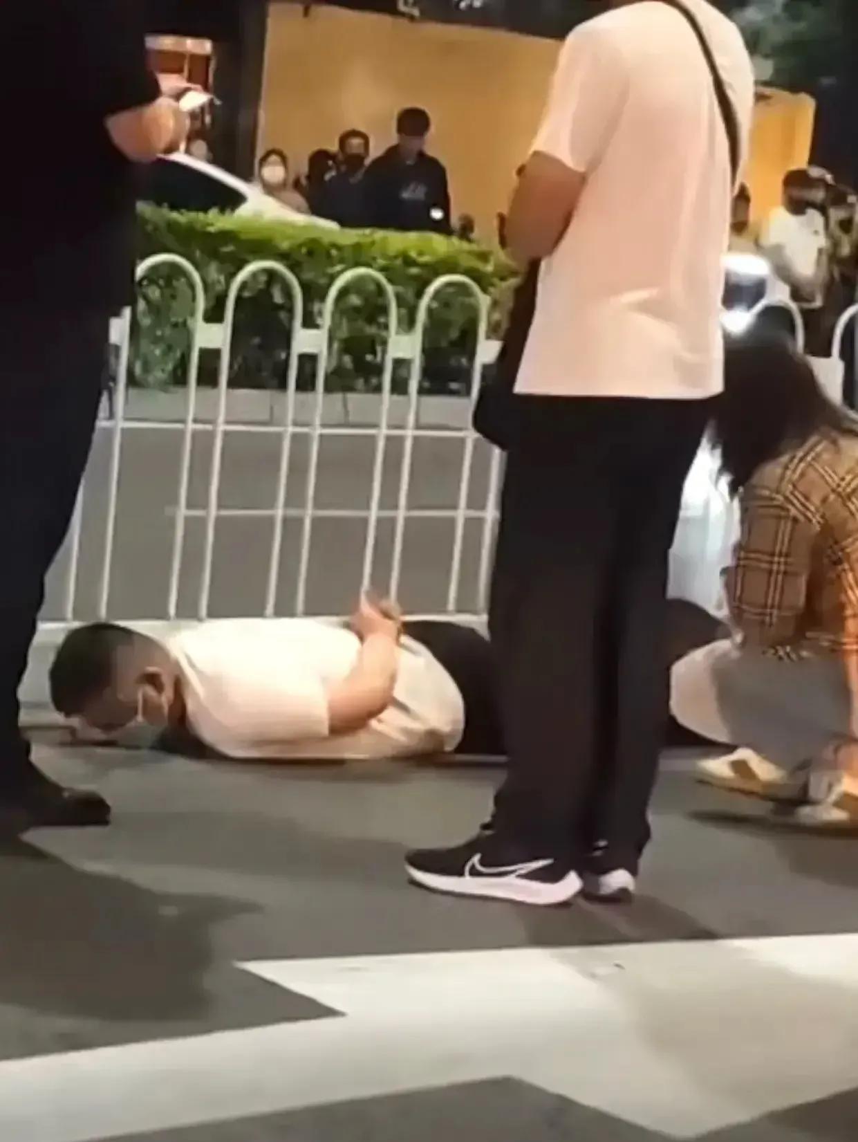 唐山暴力殴打女孩现状,唐山暴力打女孩