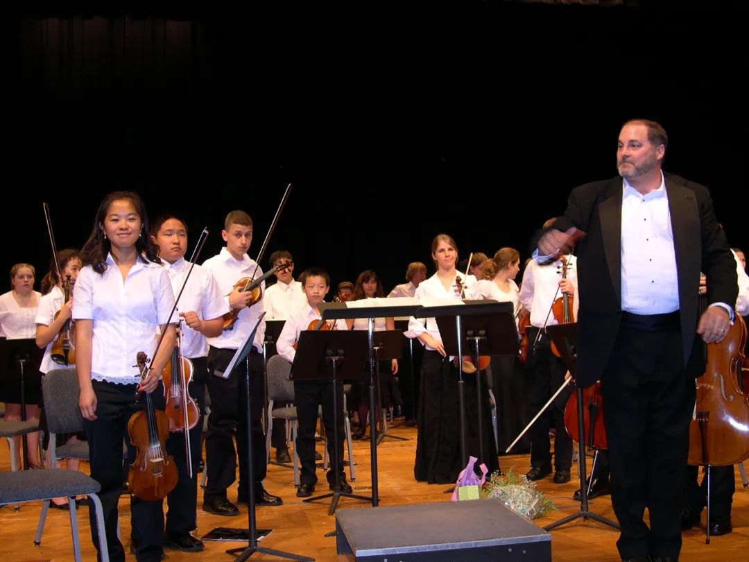 经济下行，裁员持续，华裔牛妈们总结一条低成本爬藤路径