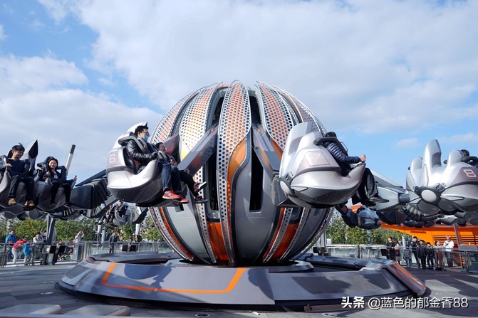 周末白相里的一张床、一群朋友、暴走于迪士尼乐园