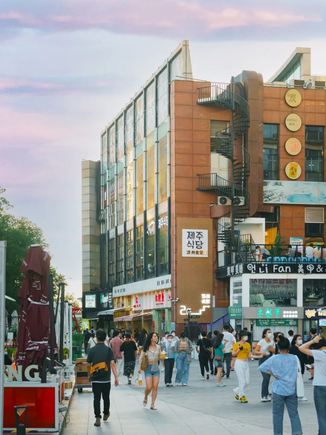 最新韩国街美食攻略,韩国街有什么好逛的