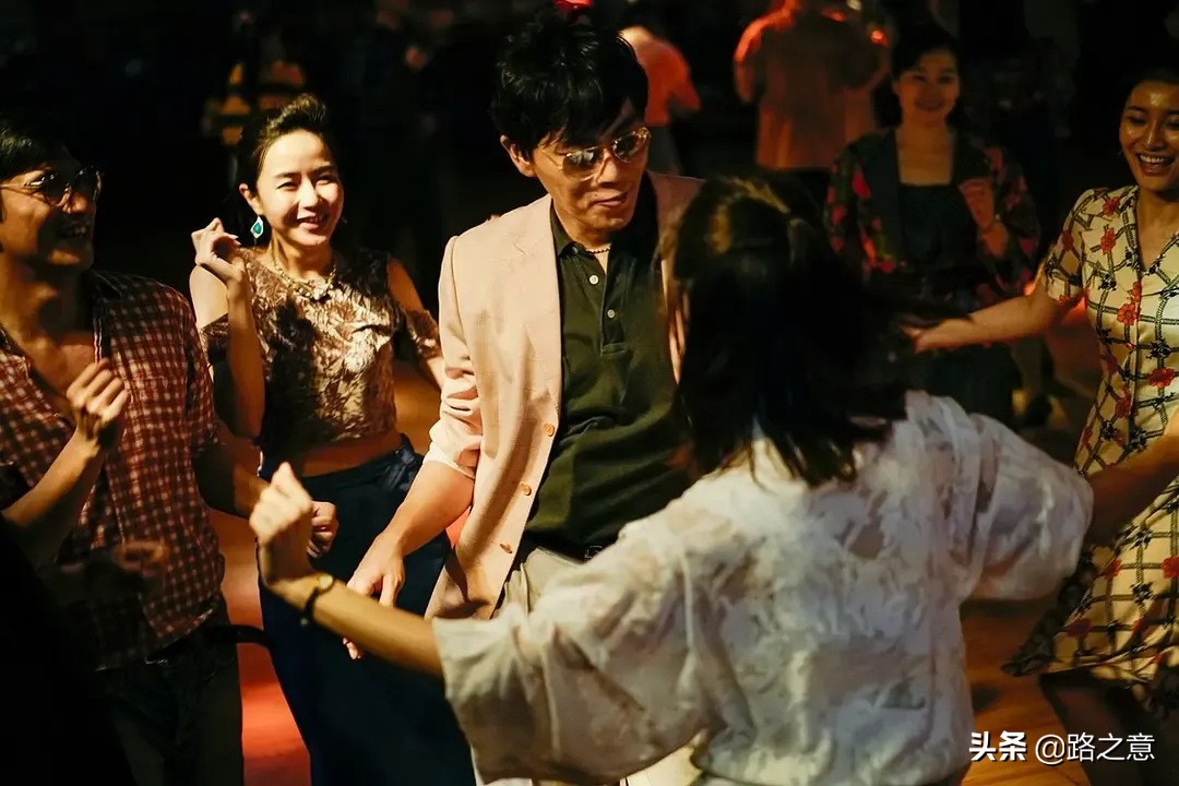 掉进陷阱里的女孩,掉入陷阱的姑娘