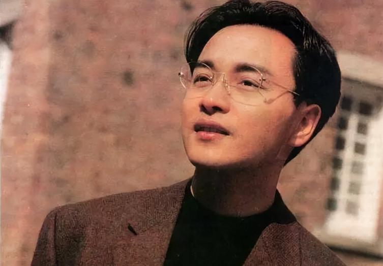 张国荣：被继母淋尿，原生家庭让他苦不堪言，46岁跳楼全身是伤