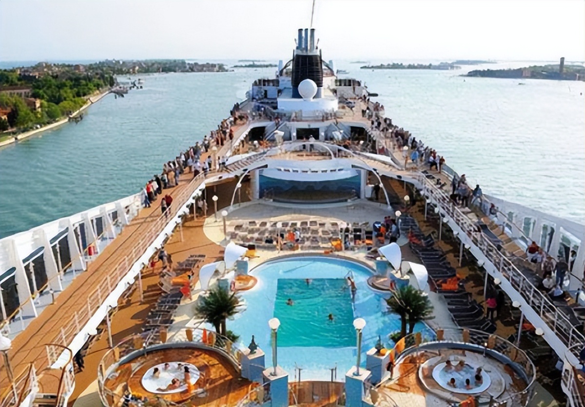 世界最新十大豪华邮轮排名,世界顶级豪华游轮排名前十名