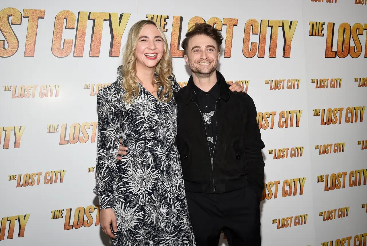 哈利波特男主蛋妞与女友艾琳达克将迎来第一个孩子！