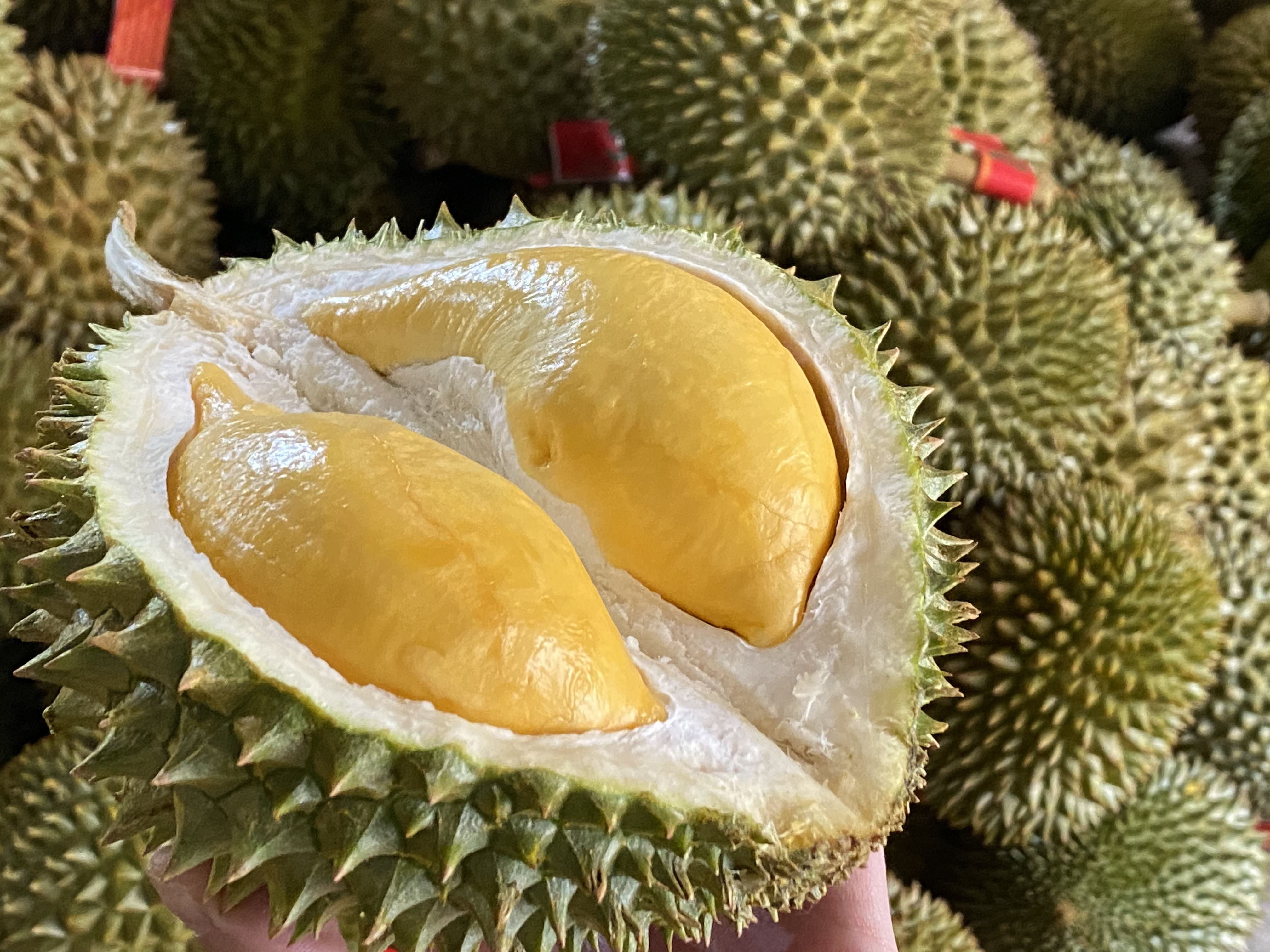 买榴莲不踩雷,牢记“4看1敲”,老板一看就知是内行,一挑一个准