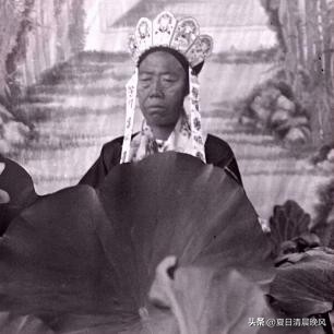 珍贵照片，日军*杀屠**老百姓强奸妇女，用刀剖开肚子，看看多残忍