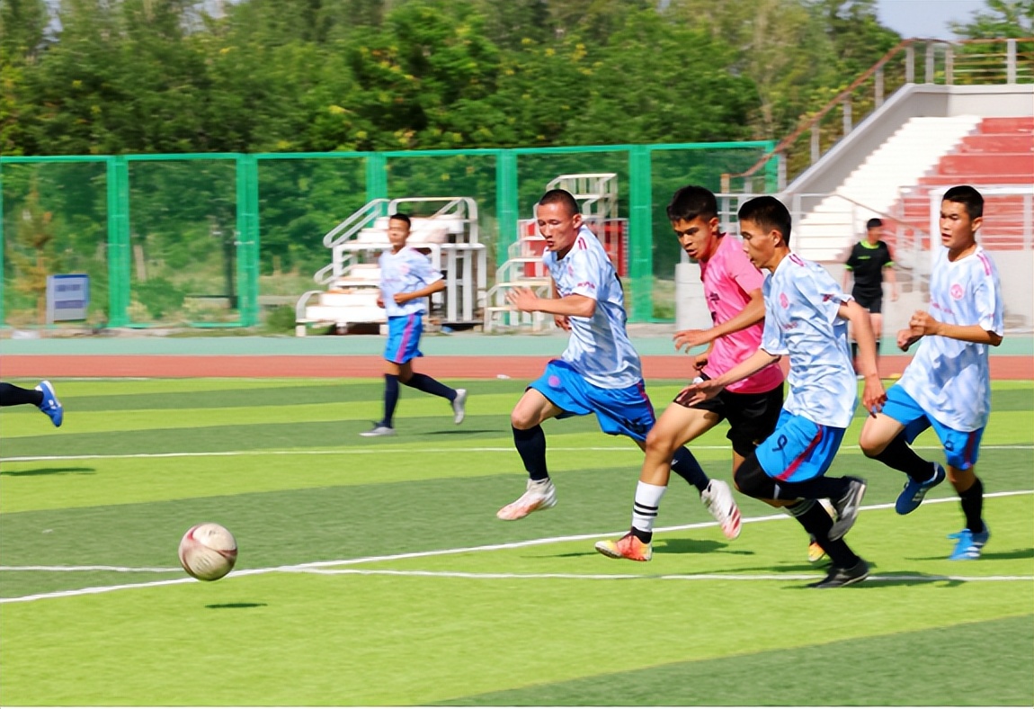 新疆阿勒泰体育场,阿勒泰市体育广场