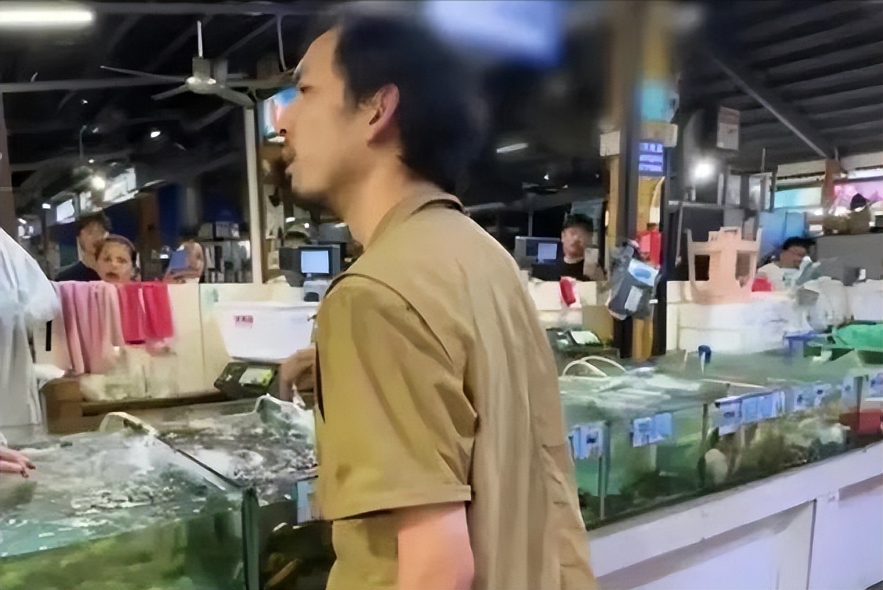 三亚海鲜市场惊现五两秤你怎么看,三亚海鲜市场“五两鬼秤”网评