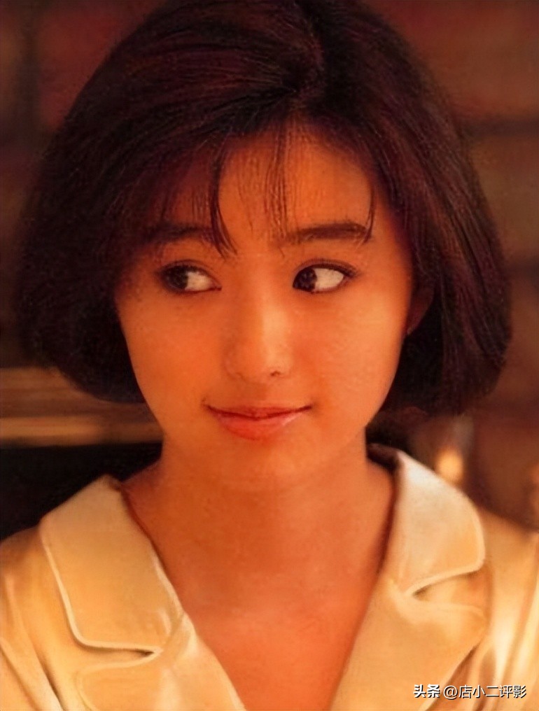 私密处蝴蝶纹身超霸气！为了金钱出卖自己肉体！如此糜烂又放荡！