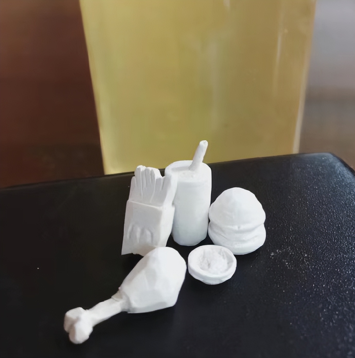 当监考老师无聊写卷子,当学生考试时监考老师在干嘛