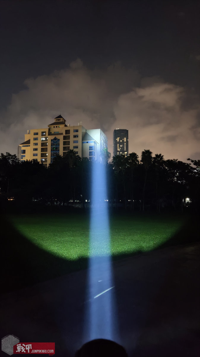 纳丽德p80手电筒远射效果,纳丽德手电筒强光远射