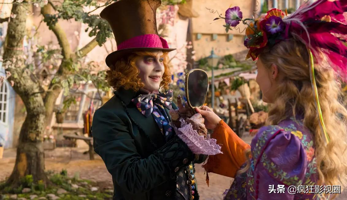 好莱坞不敢封杀，世界首富保驾护航，美国“女海王”要锤爆船长了