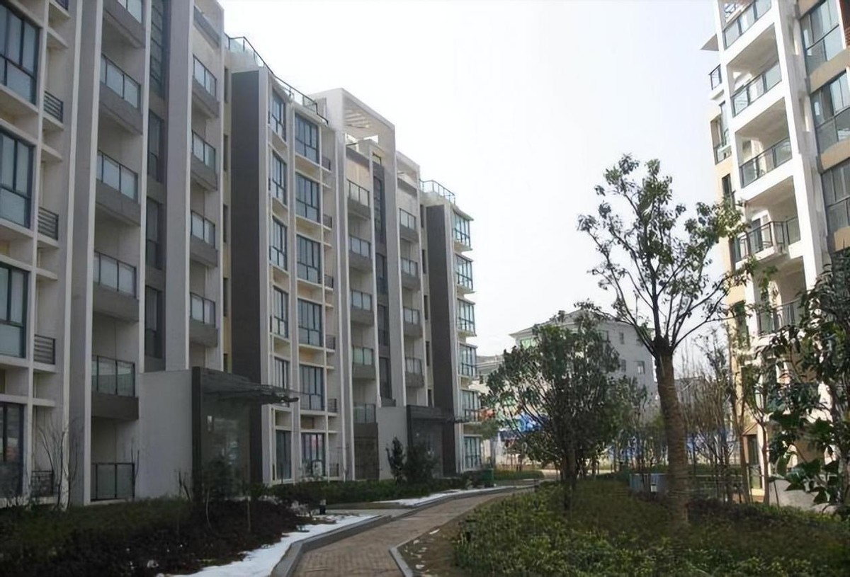 农村小伙花41万在县城买房,农村小伙在县城买房5年后悔