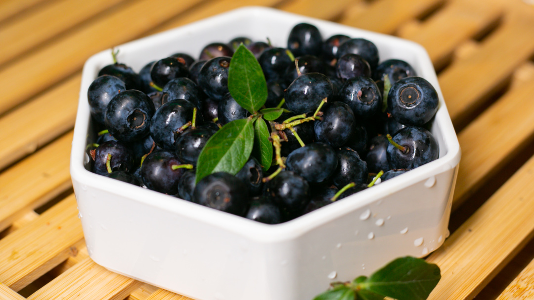 银河温泉双人水果温泉,泡汤泉免费吃水果