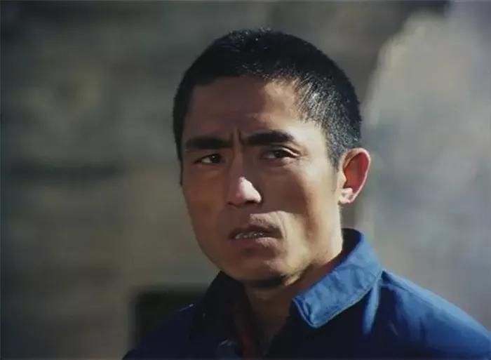 老井让张艺谋成为影帝的电影,张艺谋主演的老井故事发生在哪儿