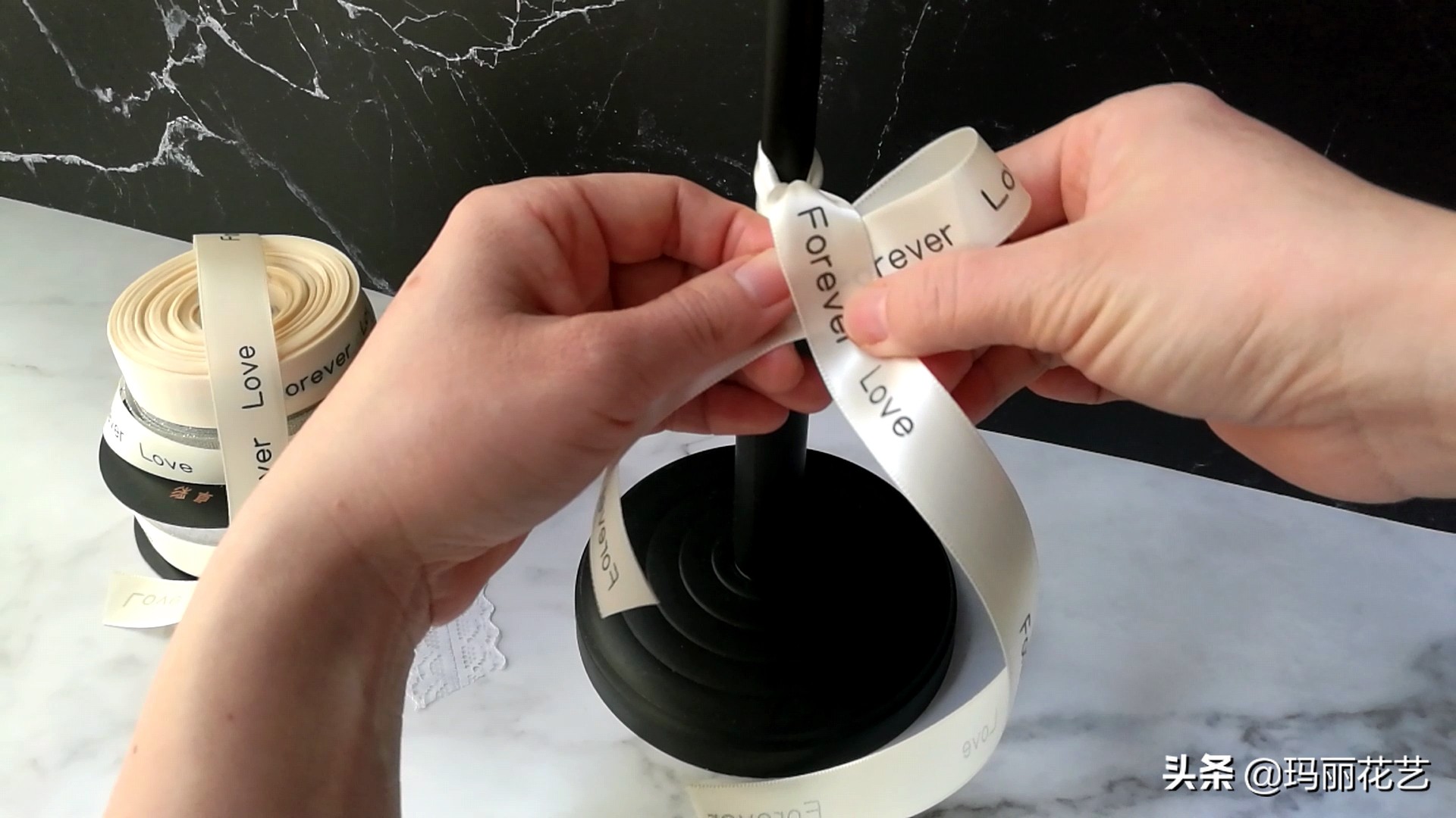 蝴蝶结怎么打简单又好看腰带系法,简单方法系蝴蝶结鞋上的蝴蝶结