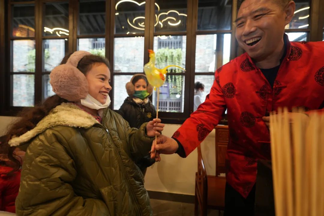 亚运遇上非遗！黏土捏出来的宸宸太萌了