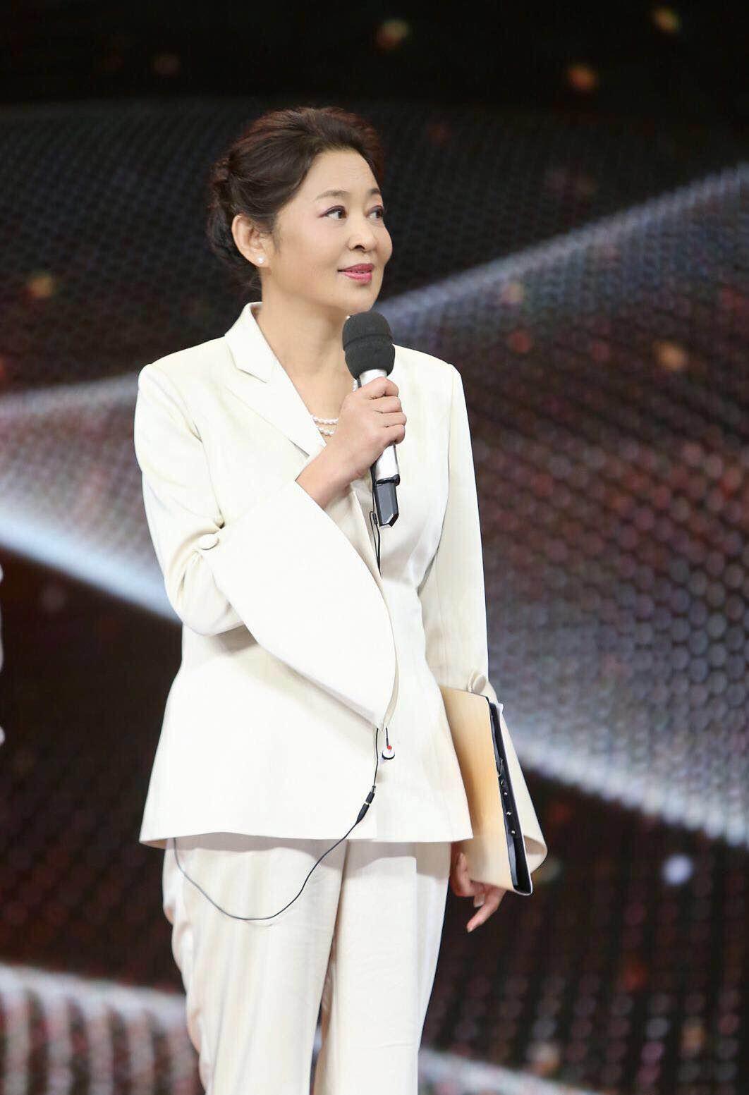 女明星扮嫩图片大全,扮嫩女明星年轻时