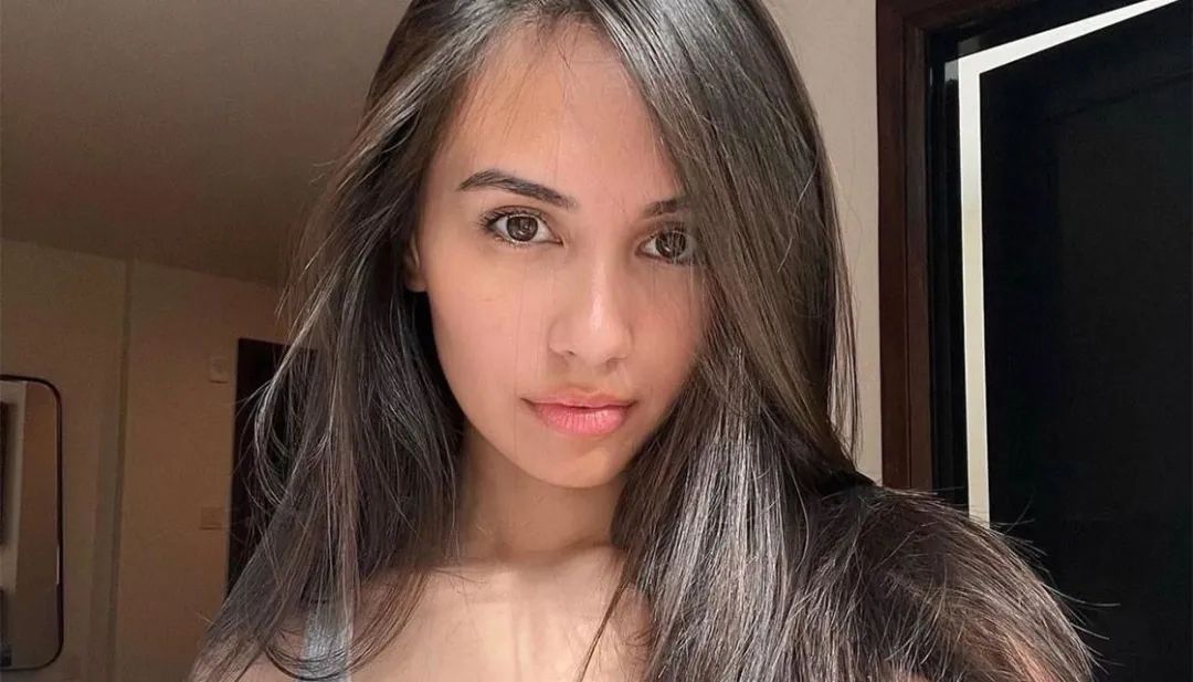 美国网红用AI分身，同时和1000个男友谈恋爱，将年入4亿？