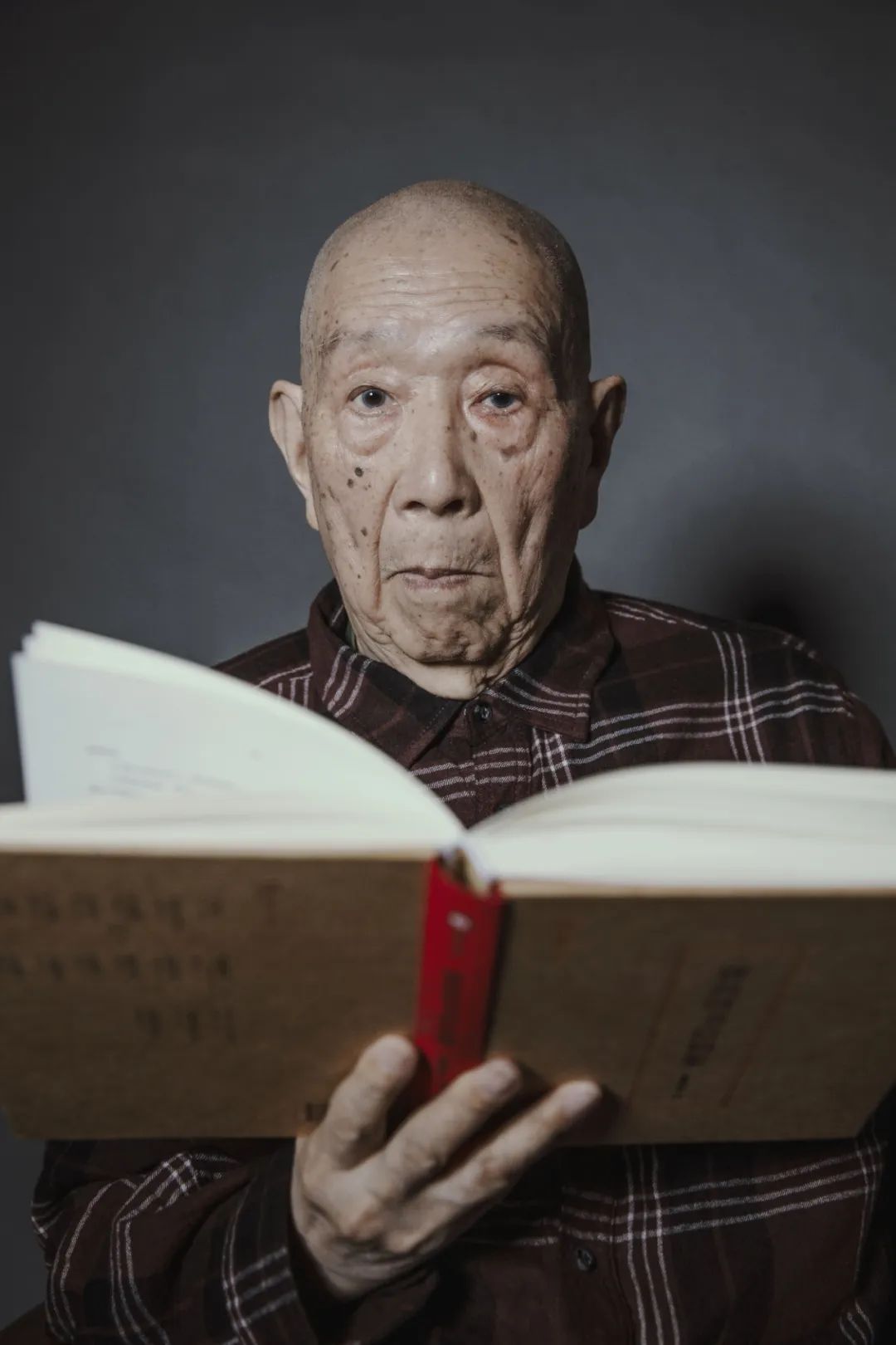 钟叔河我的杯很小，我用我的杯喝水