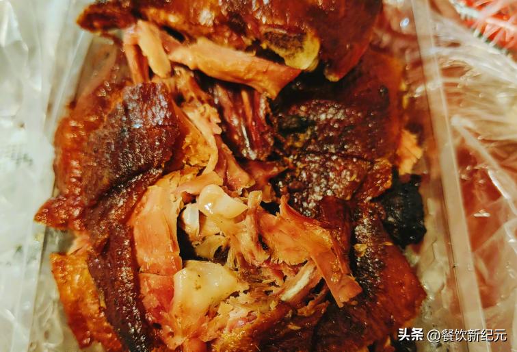 一只活鸭50元左右烤鸭,活鸭成本50元烤鸭只卖18元