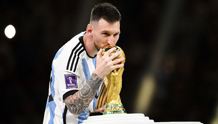 梅西小时候患侏儒症后来怎么办,梅西从小矮子到巨人