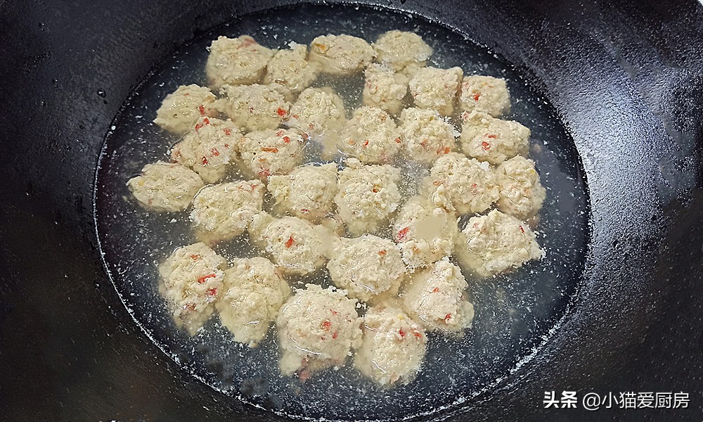 妈妈们要多做山药肉丸汤给孩子喝,辅食山药肉丸汤的做法
