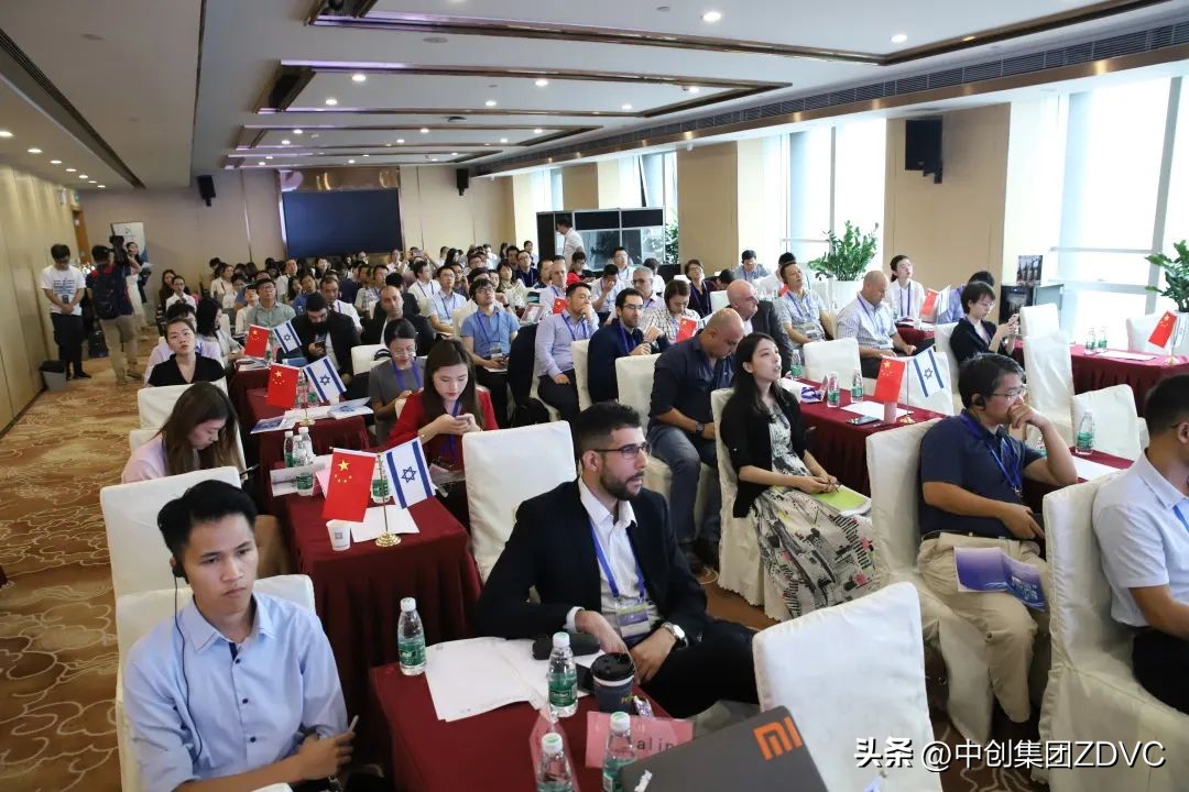 涓垱浜ф湇,涓垱浜ф湇闆嗗洟