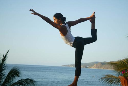 简单易学的颈腰瑜伽,瘦腰瑜伽天鹅式