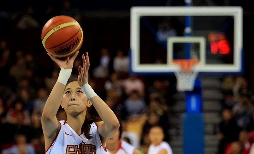 女篮颜值天花板李梦,女篮王思雨成长之路
