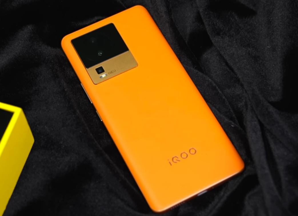 买手机应该买12+256还是16+512,12+256g顶配版不足三千元