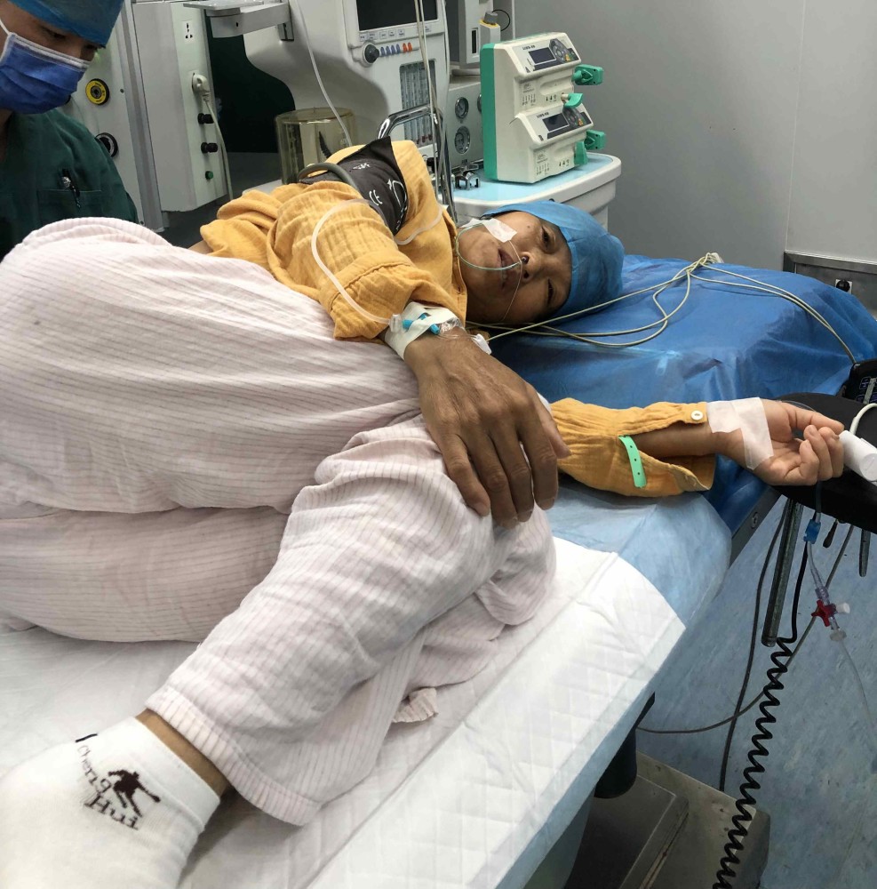 八十岁老人肝癌可以手术风险大吗,肝癌扩散怎么治疗治疗方案是什么