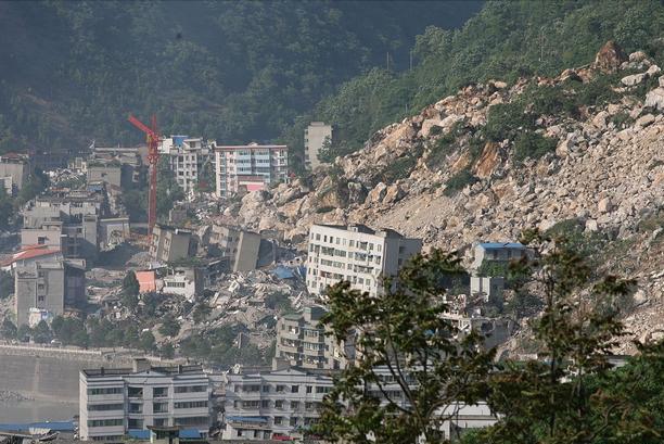 地震造成*款贷**买的房子倒塌，房贷还需要还吗？银行会如何处理？