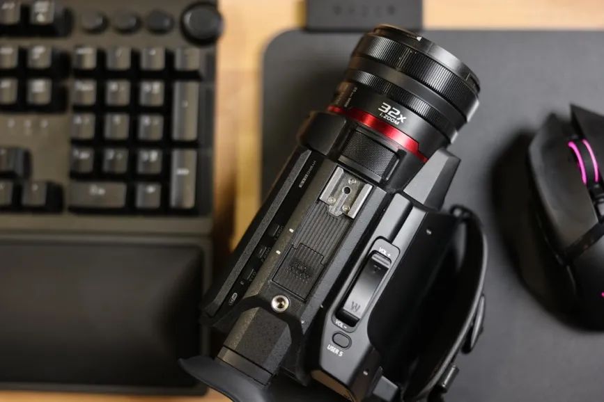 索尼18-105电动变焦镜头,索尼电动变焦镜头