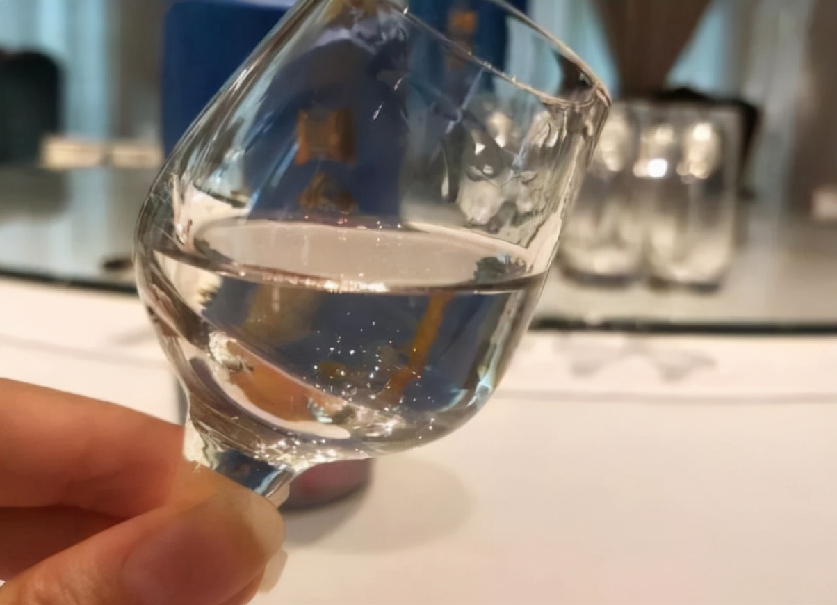 1573国窖杂质,国窖1573酒为啥都瓶不满