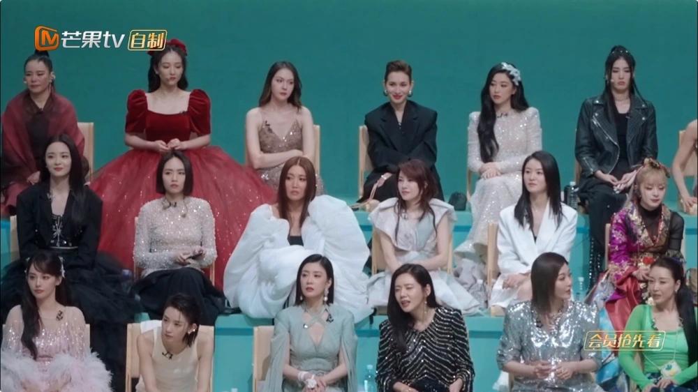 she现场演绎恋人未满ella为什么哭,selinahebeella恋人未满