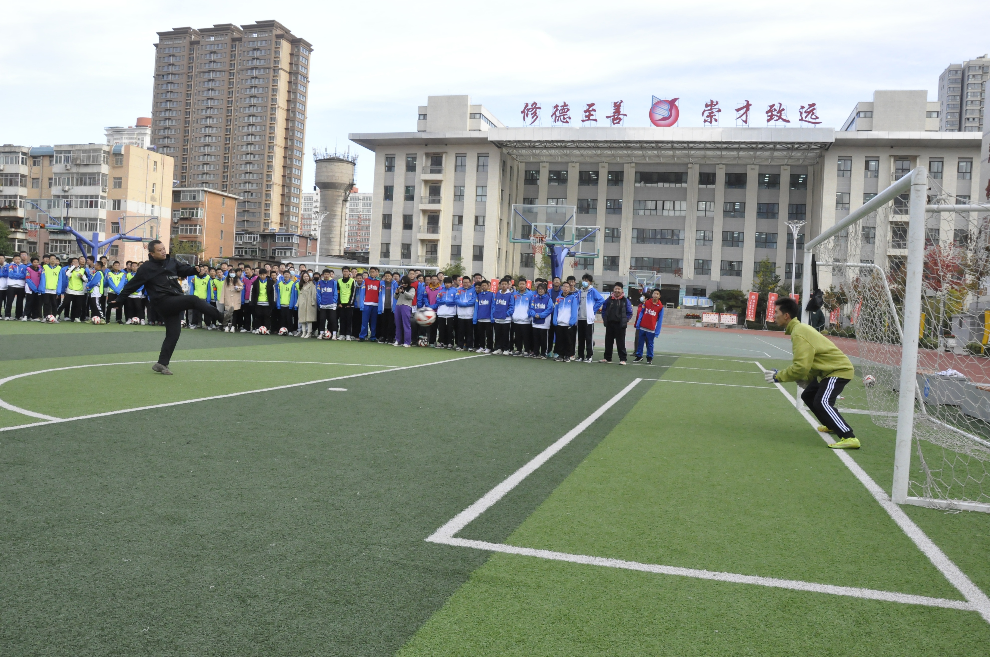 石油中学操场,石油青少年篮球赛