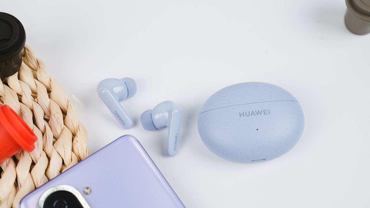 华为耳机freebudspro和freebuds4,华为freebuds5i陶瓷白