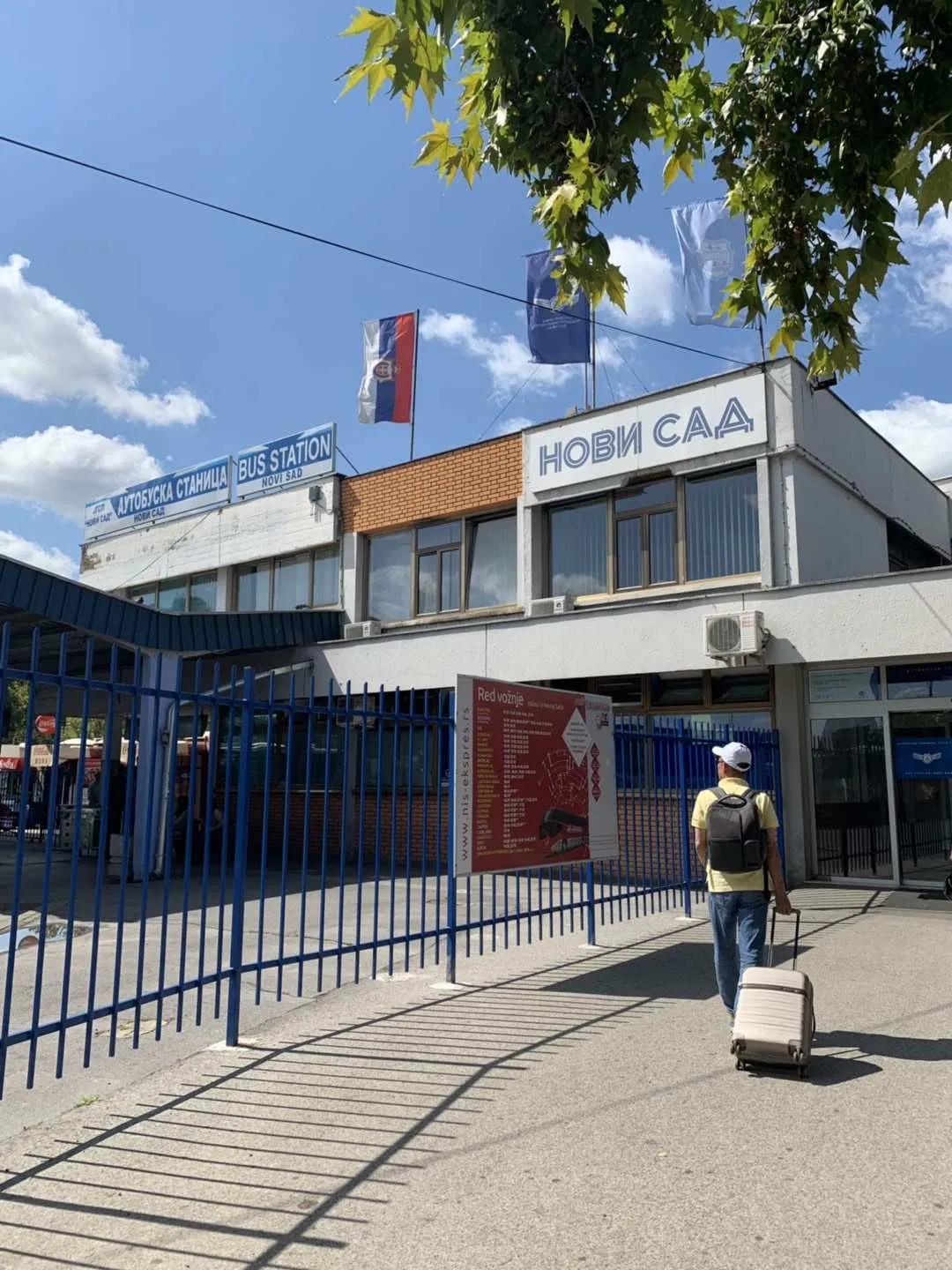 国外旅游如何提前预订住宿,独自国外旅行怎么找住宿