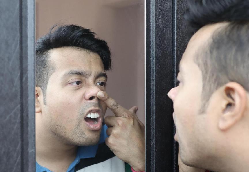 鼻毛为什么经常窜出来,鼻毛老是长出来是好还是坏