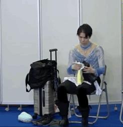 羽生结弦的背包装的什么,羽生结弦百宝箱