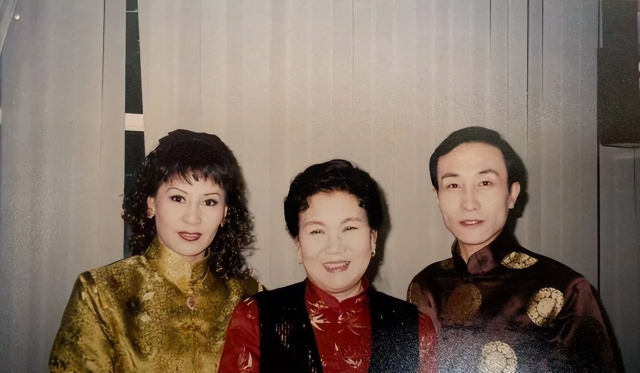 巩汉林参加电影节,巩汉林宫廷玉液酒综艺