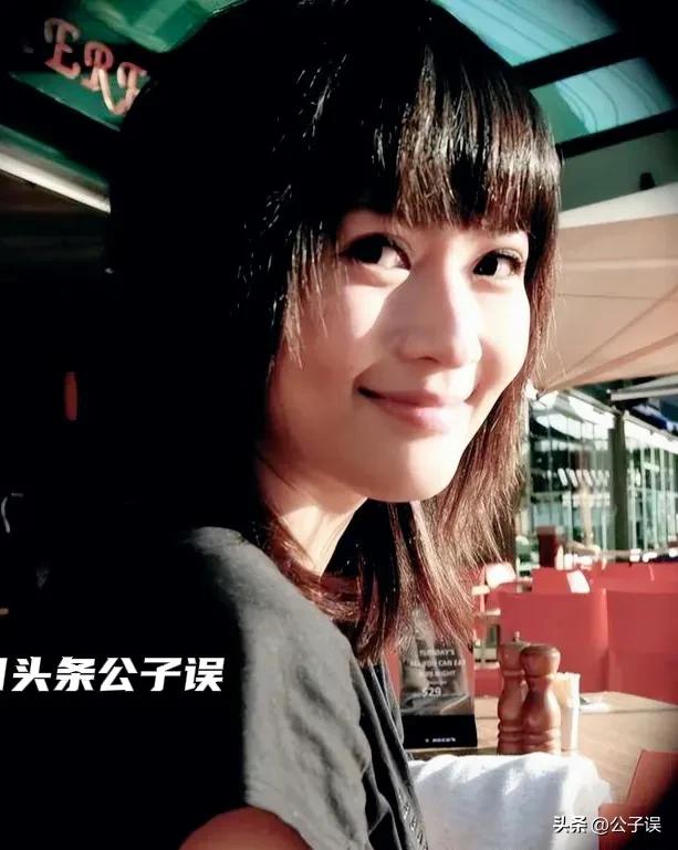 一张和冯小刚的“夜宿门”照片，彻底撕下了沈星的遮羞布